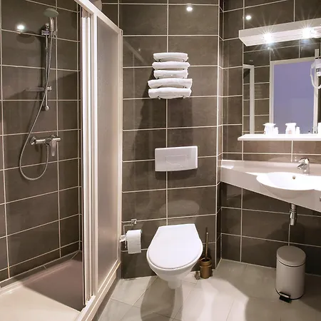 Hotel Restaurant Paris Pacific Paris-villejuif- Pres Du Metro L'hay Les Roses Ligne 14 - Direct Paris-aeroport Orly Et Institut Gustave Roussy 3*