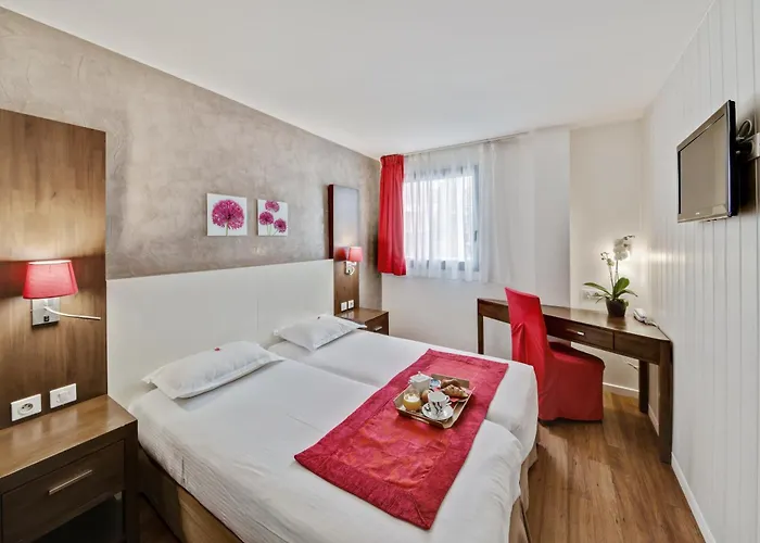 Hotel Restaurant Paris Pacific Paris-villejuif- Pres Du Metro L'hay Les Roses Ligne 14 - Direct Paris-aeroport Orly Et Institut Gustave Roussy 3*