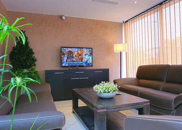 Restaurant Paris Pacific Paris-villejuif- Pres Du Metro L'hay Les Roses Ligne 14 - Direct Paris-aeroport Orly Et Institut Gustave Roussy Hotel